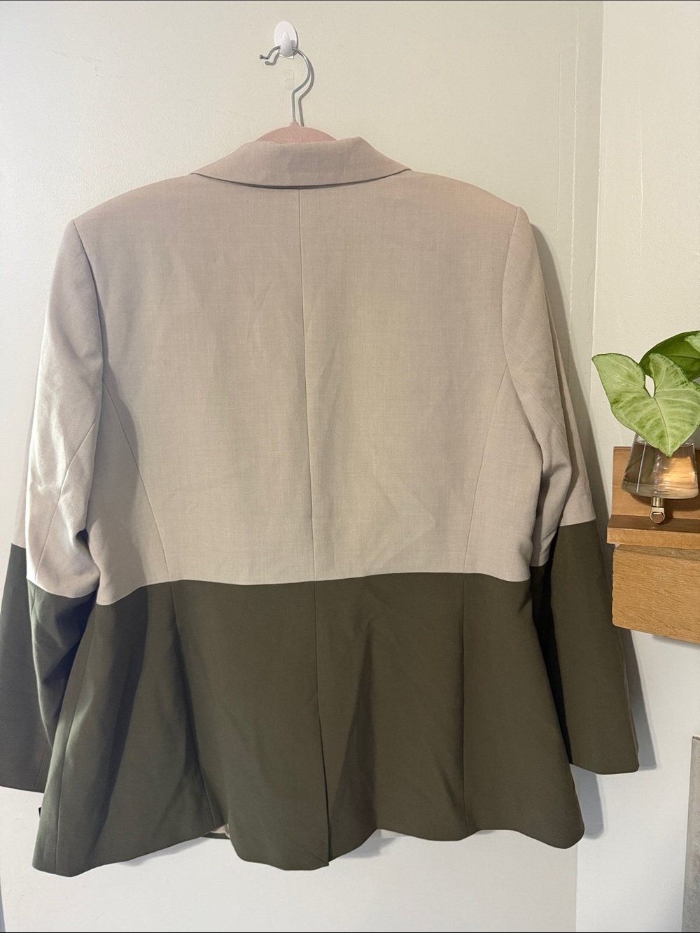 Tahari Olive and Beige Colorblock Single-Button Blazer - Picture 6 of 6